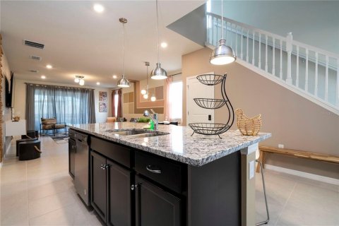Casa en venta en Davenport, Florida, 7 dormitorios, 300.45 m2 № 2329820 - foto 7