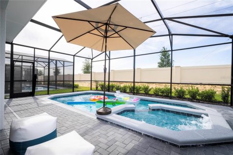 Casa en venta en Davenport, Florida, 7 dormitorios, 300.45 m2 № 2329820 - foto 3