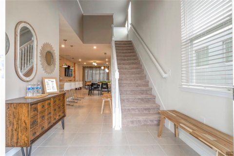 Casa en venta en Davenport, Florida, 7 dormitorios, 300.45 m2 № 2329820 - foto 4