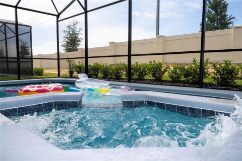 Casa en venta en Davenport, Florida, 7 dormitorios, 300.45 m2 № 2329820 - foto 15