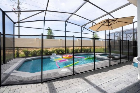 Casa en venta en Davenport, Florida, 7 dormitorios, 300.45 m2 № 2329820 - foto 13