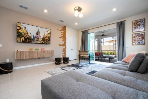 Casa en venta en Davenport, Florida, 7 dormitorios, 300.45 m2 № 2329820 - foto 12