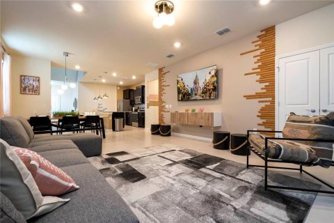 Casa en venta en Davenport, Florida, 7 dormitorios, 300.45 m2 № 2329820 - foto 11