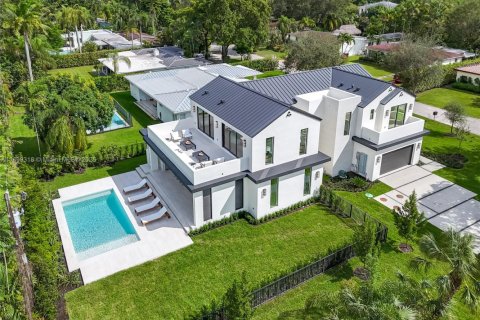 House in South Miami, Florida 5 bedrooms, 402.73 sq.m. № 1953801 - photo 3