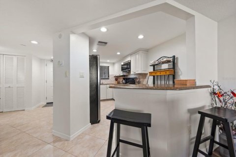 Copropriété à louer à Clearwater, Floride: 1 chambre, 82.22 m2 № 2313131 - photo 4