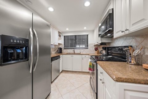 Copropriété à louer à Clearwater, Floride: 1 chambre, 82.22 m2 № 2313131 - photo 5
