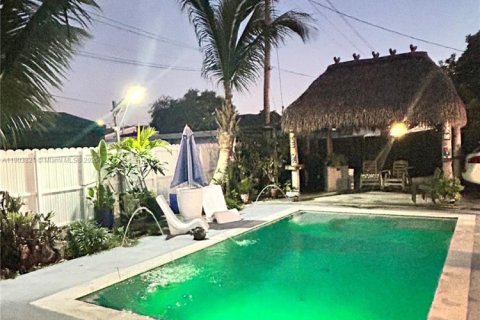 Casa en venta en Hialeah, Florida, 3 dormitorios, 121.14 m2 № 1954624 - foto 19
