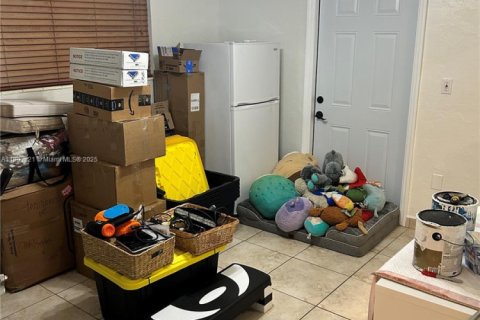 Casa en venta en Hialeah, Florida, 3 dormitorios, 121.14 m2 № 1954624 - foto 12