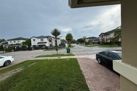 Commercial property in Miami, Florida 1 bedroom № 1923107 - photo 15