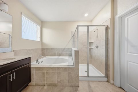 Touwnhouse à vendre à Kissimmee, Floride: 3 chambres, 172.71 m2 № 2416610 - photo 12