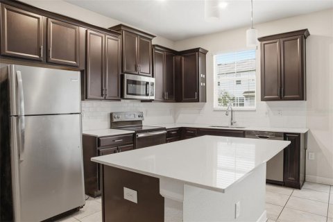 Touwnhouse à vendre à Kissimmee, Floride: 3 chambres, 172.71 m2 № 2416610 - photo 5