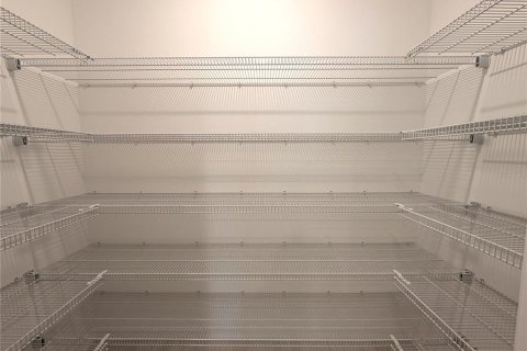 Снять в аренду виллу или дом в Уэсли-Чепел, Флорида 8 комнат, 269.04м2, № 2095388 - фото 9