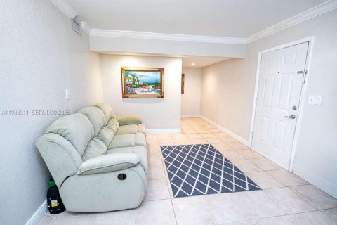 Condominio en venta en Miami, Florida, 2 dormitorios, 105.91 m2 № 2000352 - foto 2