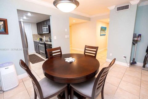 Condominio en venta en Miami, Florida, 2 dormitorios, 105.91 m2 № 2000352 - foto 3