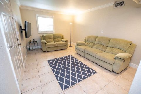 Condominio en venta en Miami, Florida, 2 dormitorios, 105.91 m2 № 2000352 - foto 8