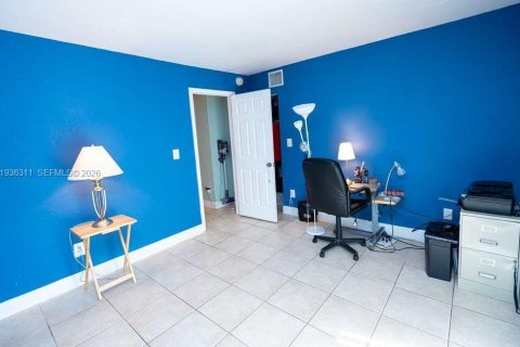 Condominio en venta en Miami, Florida, 2 dormitorios, 105.91 m2 № 2000352 - foto 17