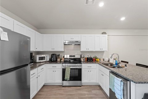 Commercial property in Port Charlotte, Florida 4 bedrooms, 195.09 sq.m. № 1659425 - photo 29