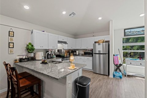 Commercial property in Port Charlotte, Florida 4 bedrooms, 195.09 sq.m. № 1659425 - photo 9
