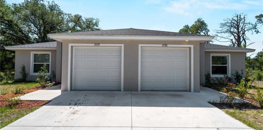 Commercial property in Port Charlotte, Florida 4 bedrooms, 195.09 sq.m. № 1659425