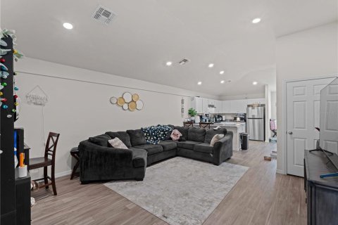 Commercial property in Port Charlotte, Florida 4 bedrooms, 195.09 sq.m. № 1659425 - photo 7