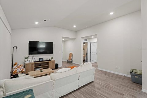 Commercial property in Port Charlotte, Florida 4 bedrooms, 195.09 sq.m. № 1659425 - photo 25