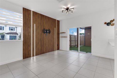 Adosado en venta en Miami, Florida, 3 dormitorios, 123.65 m2 № 1881891 - foto 4