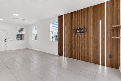 Adosado en venta en Miami, Florida, 3 dormitorios, 123.65 m2 № 1881891 - foto 5