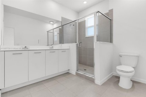 Adosado en venta en Miami, Florida, 3 dormitorios, 123.65 m2 № 1881891 - foto 17