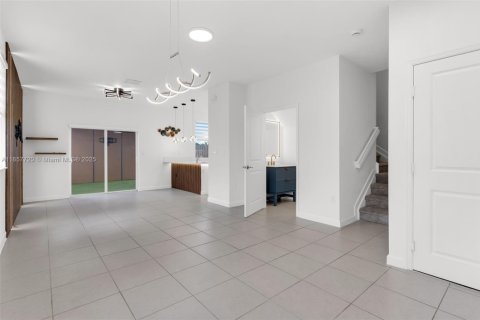Adosado en venta en Miami, Florida, 3 dormitorios, 123.65 m2 № 1881891 - foto 10