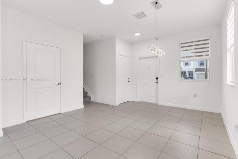 Adosado en venta en Miami, Florida, 3 dormitorios, 123.65 m2 № 1881891 - foto 11