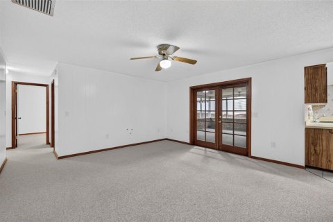 Villa ou maison à vendre à Eustis, Floride: 4 chambres, 174.56 m2 № 2388520 - photo 16