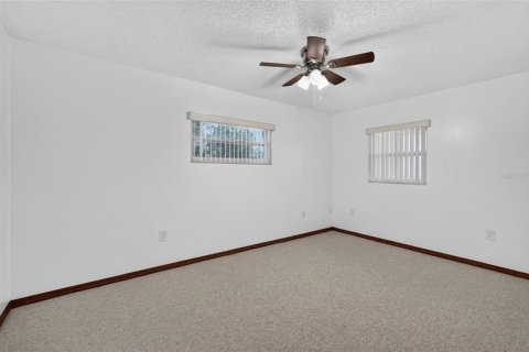 Villa ou maison à vendre à Eustis, Floride: 4 chambres, 174.56 m2 № 2388520 - photo 23