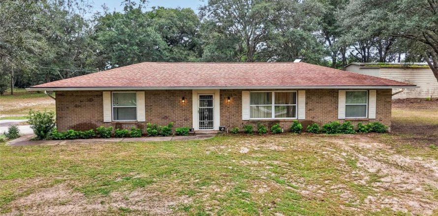 Villa ou maison à Eustis, Floride 4 chambres, 174.56 m2 № 2388520