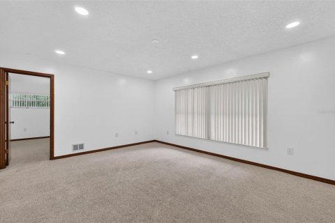 Villa ou maison à vendre à Eustis, Floride: 4 chambres, 174.56 m2 № 2388520 - photo 12