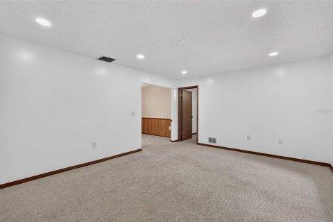Villa ou maison à vendre à Eustis, Floride: 4 chambres, 174.56 m2 № 2388520 - photo 11