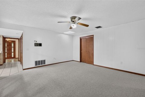 Villa ou maison à vendre à Eustis, Floride: 4 chambres, 174.56 m2 № 2388520 - photo 15