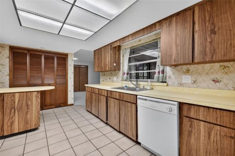 Villa ou maison à vendre à Eustis, Floride: 4 chambres, 174.56 m2 № 2388520 - photo 17