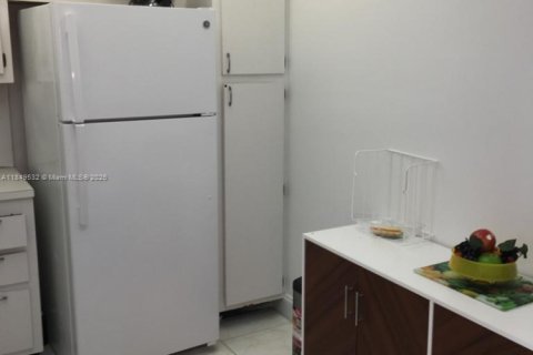 Condo in Aventura, Florida, 2 bedrooms  № 1877509 - photo 11