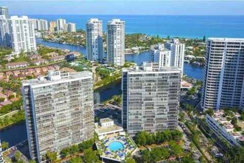 Condo in Aventura, Florida, 2 bedrooms  № 1877509 - photo 3