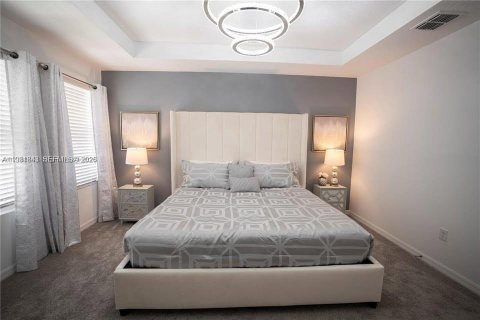 House in Kissimmee, Florida 3 bedrooms, 201.13 sq.m. № 2043098 - photo 11