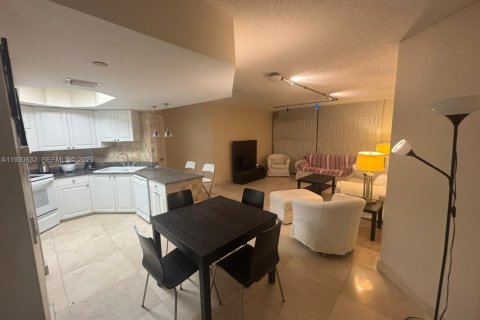Condo à Surfside, Floride, 1 chambre  № 2089266