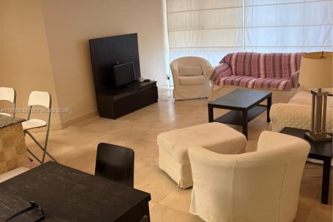 Copropriété à vendre à Surfside, Floride: 1 chambre, 74.32 m2 № 2089266 - photo 6