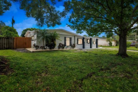 Casa en venta en Orlando, Florida, 3 dormitorios, 135.27 m2 № 1902163 - foto 2