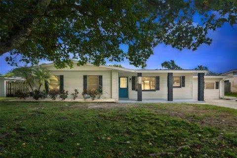 Casa en venta en Orlando, Florida, 3 dormitorios, 135.27 m2 № 1902163 - foto 1