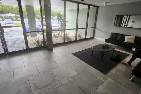 Condominio en alquiler en Hollywood, Florida, 1 dormitorio, 72.46 m2 № 1943308 - foto 4