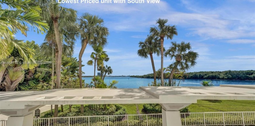 Condominio en Sunny Isles Beach, Florida, 1 dormitorio № 1891708