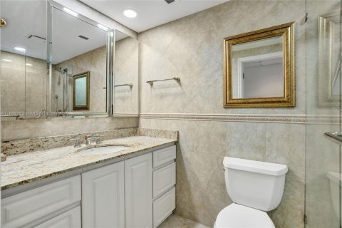 Condominio en venta en Sunny Isles Beach, Florida, 1 dormitorio, 55.56 m2 № 1891708 - foto 11