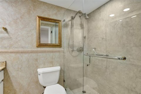Condominio en venta en Sunny Isles Beach, Florida, 1 dormitorio, 55.56 m2 № 1891708 - foto 12