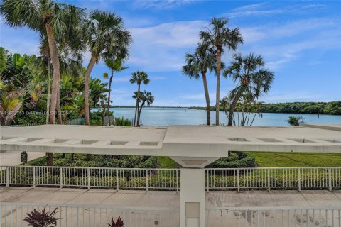 Condominio en venta en Sunny Isles Beach, Florida, 1 dormitorio, 55.56 m2 № 1891708 - foto 28