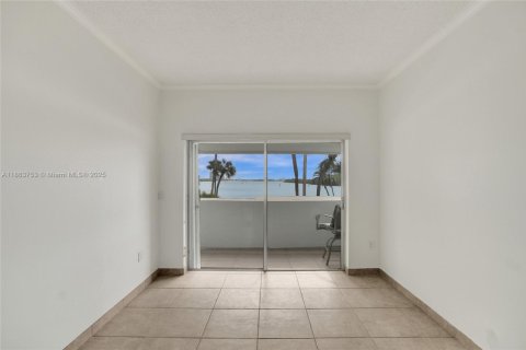 Condominio en venta en Sunny Isles Beach, Florida, 1 dormitorio, 55.56 m2 № 1891708 - foto 21